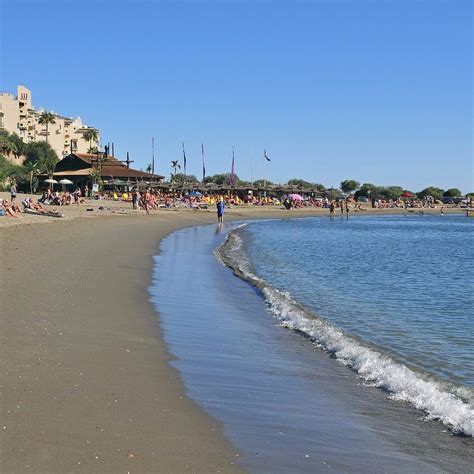 Playa del Cristo en Estepona Info TourMálaga Guía turística completa