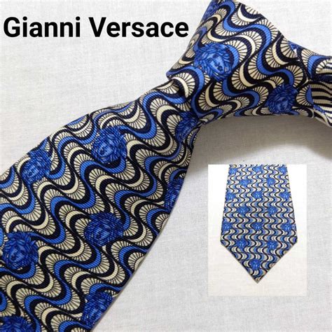 Yahooオークション ジャンニヴェルサーチ Gianni Versaceメデュー