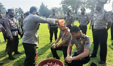 Puluhan Personel Polres Lamtim Naik Pangkat