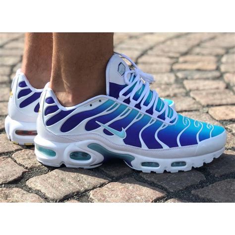 Baskets Nike Wmns Air Max Plus Tn Se Blanche Et Aqua Blanchi