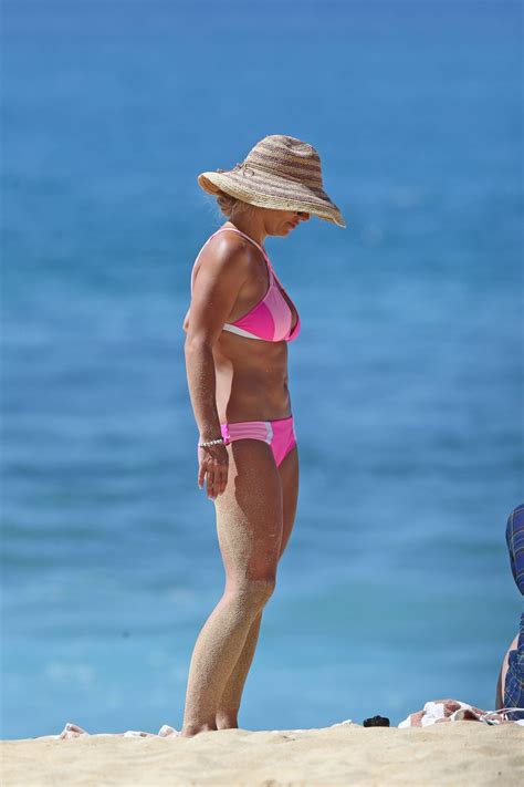 Britney Spears Bikini Candids Beach In Hawaii 3 31 2016 CelebMafia