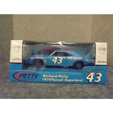 Richard Petty 1970 Plymouth Superbird diecast (D&M)