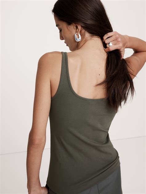 Refined Scoop Neck Tank Banana Republic