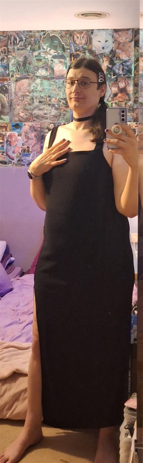 Me in dresses, but no makeup : r/F1NN5TER