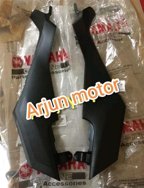 Cover Sambungan Body Tengah Bawah Tangki Vixion New Nvl Nva Original