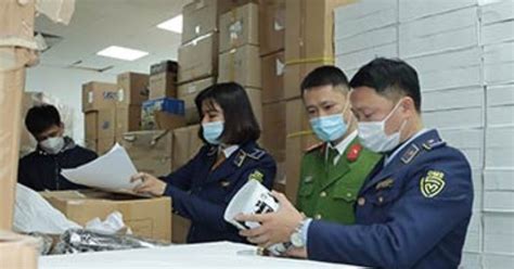 Kho hàng không rõ nguồn gốc của hot girl livestream chốt vài nghìn đơn ngày