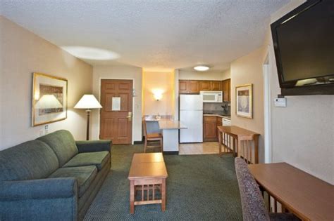 Staybridge Suites Detroit-Utica - UPDATED 2018 Prices & Hotel Reviews ...