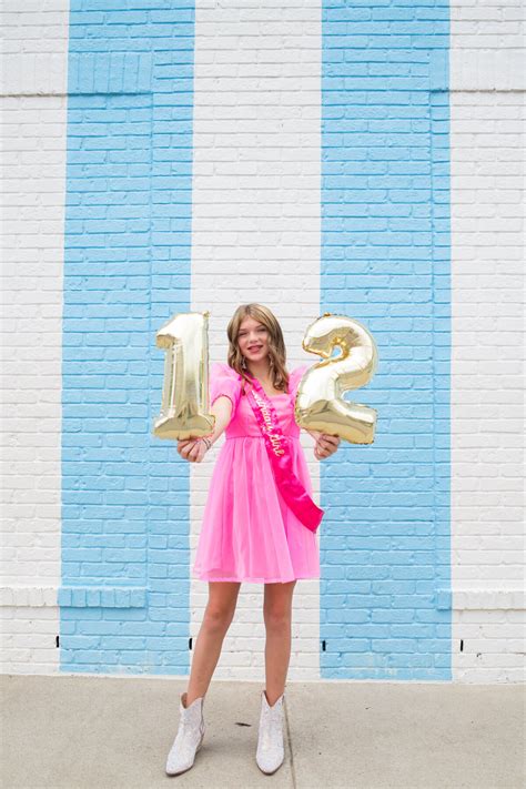 Nashville Mural & Photoshoot Experience: Photowalk Nashville