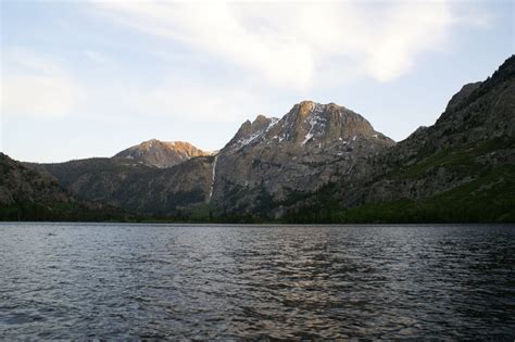 Découvrez les lacs et paysages montagneux de June Lake Loop (Californie)