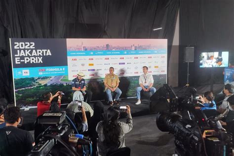 Jakarta Sepekan Dari Atap Tribun Formula E Ambruk Hingga Iklan Bir