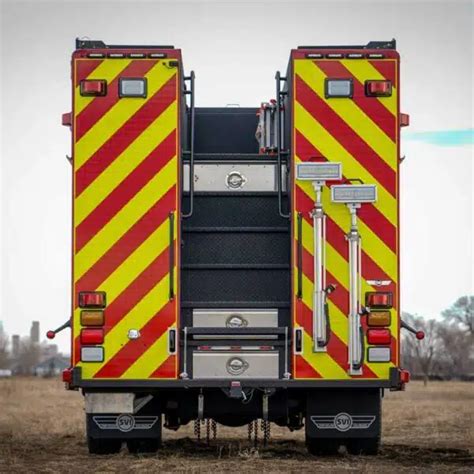 Reflective Chevron Panels Fire Truck Chevrons In Engineered Diamond Grade