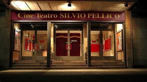 Trecate Sul Palco Del Pellico Va In Scena La Rossa Del Roxy Bar