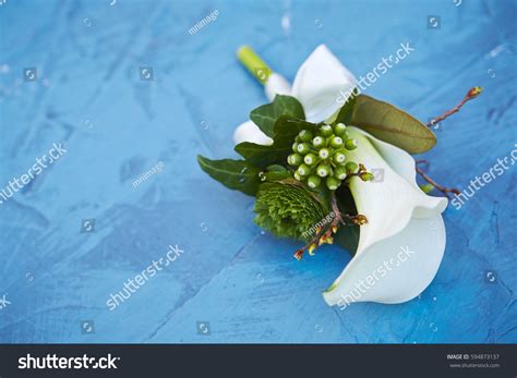 Little Flower Bouquet Stock Photo 594873137 | Shutterstock