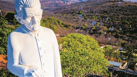 Emblemática e imponente estátua do Padre Cícero completa 50 anos