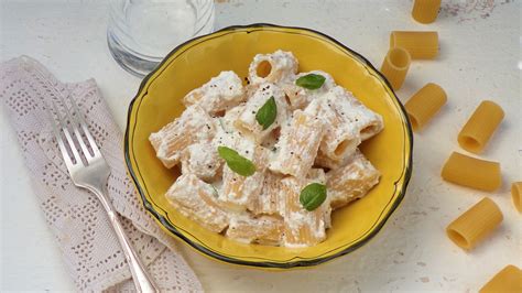 Pasta Con La Ricotta La Ricetta Veloce E Cremosa In Bianco E