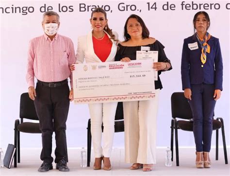 Evelyn Salgado Entrega Est Mulos A Docentes De Nivel B Sico En Guerrero