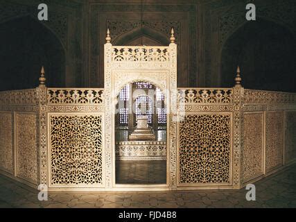 Taj Mahal Interior Tombs Of Shah Jahan And Mumtaz Agra Uttar Pradesh