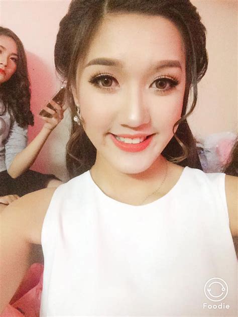 Vẻ đẹp nóng bỏng của các hot girl cổ vũ cho 2 trận World Cup