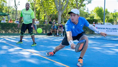 Estrategias Para Jugar A Pickleball Como Un Profesional