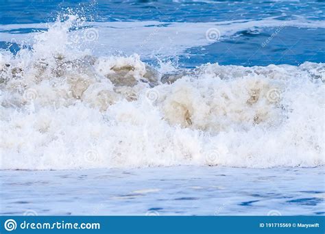 Ondas Do Oceano Que Caem Em Assateague Ilha Nacional Mar Md Imagem De