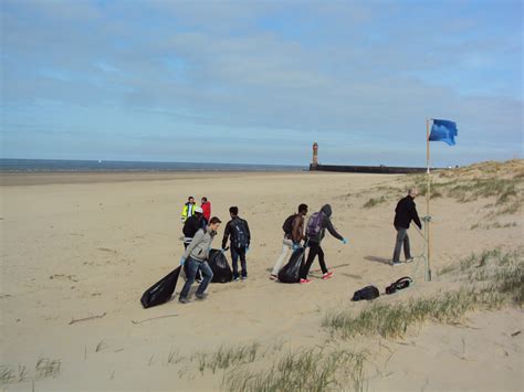 Nettoyage De Plage Digue Du Braek Lyc E Professionnel G Guynemer