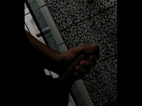 Gozando No Banheiro XVIDEOS