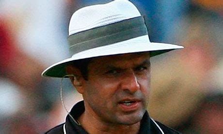 Pakistan Sports Journal: Aleem Dar wins the ICC Umpire of the Year award