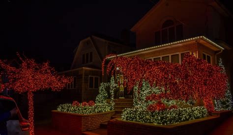 Dyker Heights Christmas Lights Guide Tours Map Dates