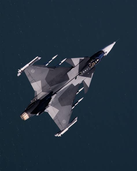 Fotos Ca A Gripen E Da For A A Rea Sueca M Sseis Meteor E Iris T