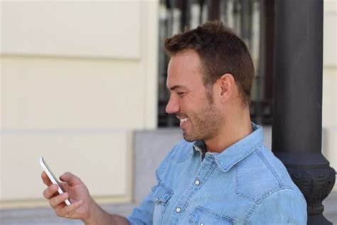 Hacer De Cebo A Los Chicos En Grindr Me Convierte En Gay CromosomaX