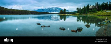 Two Jack Lake Mount Rundle Hi Res Stock Photography And Images Alamy