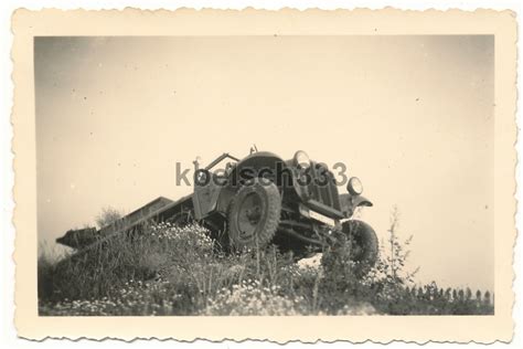 Foto DEMAG Panzer Halbkette im Gelände Wehrmacht Postimages