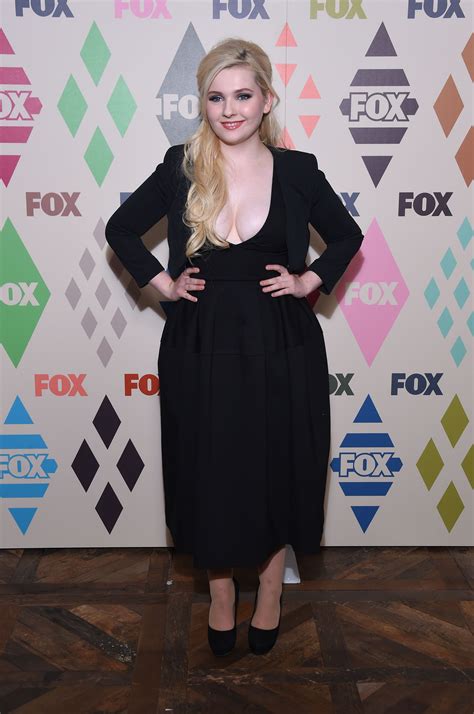 Abigail Breslin Cleavage Photos Porn Pictures Xxx Photos Sex Images