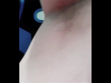 Mostrando As Axilas E Os Peitinhos Xvideos