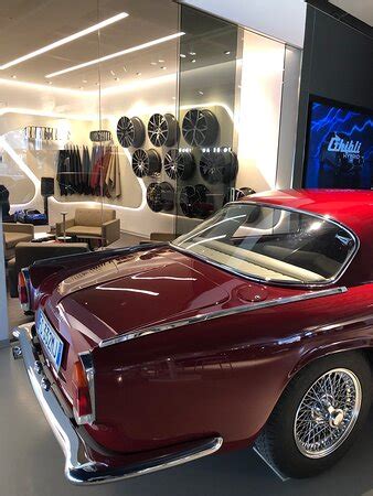 Tour Dello Showroom E Fabbrica Maserati Modena Tutto Quello Che C