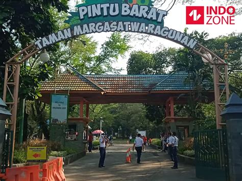 Resmi Dibuka Begini Suasana Ragunan Di Hari Pertama Buka Indozone News