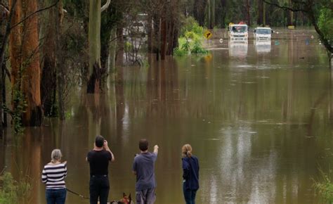 Heavy Rain Flash Flooding Batter Australias East Coast