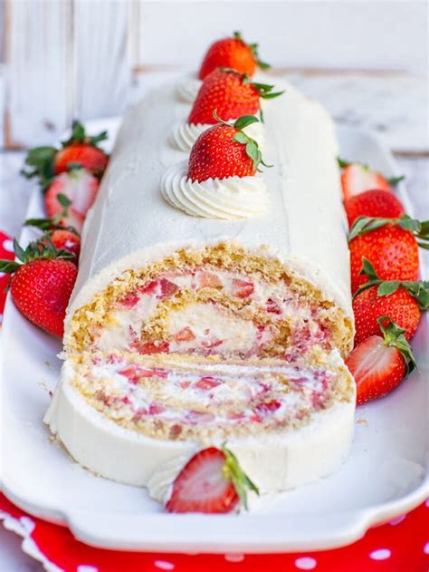 Strawberry Swiss Roll Cakes Cakes Photo Fanpop