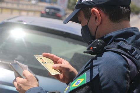 Malhada Dos Bois SE PRF Flagra Motorista Conduzindo CNH Suspensa