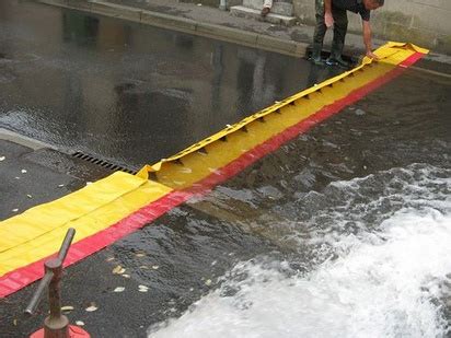 Quick Dam Water Gate Instant Flood Barrier