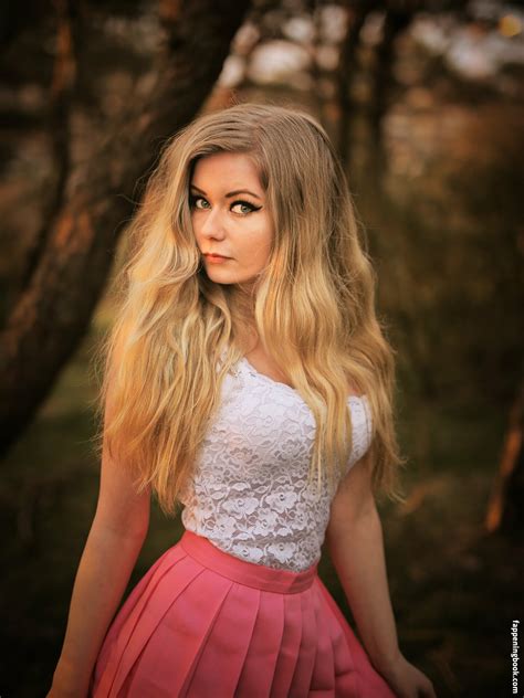 Purrluna PurrlunaGaming Nude OnlyFans Leaks Fappening FappeningBook