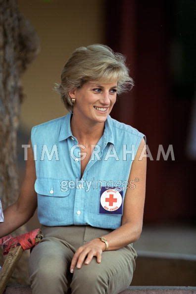 Diana Sad Angola Princess Diana Photo 17810395 Fanpop