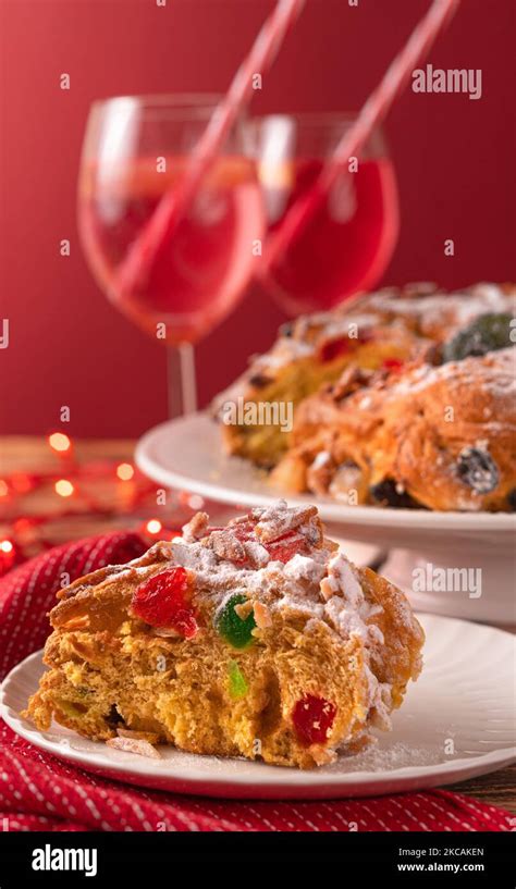 Portuguese christmas desserts hi-res stock photography and images - Alamy