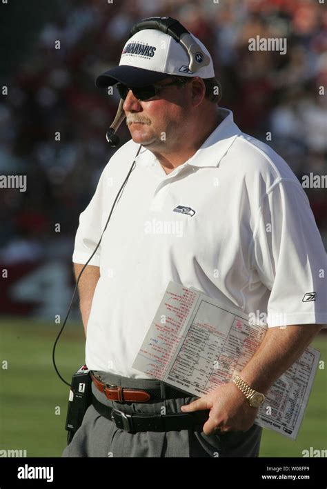 Seattle seahawks coach mike holmgren hi-res stock photography and ...