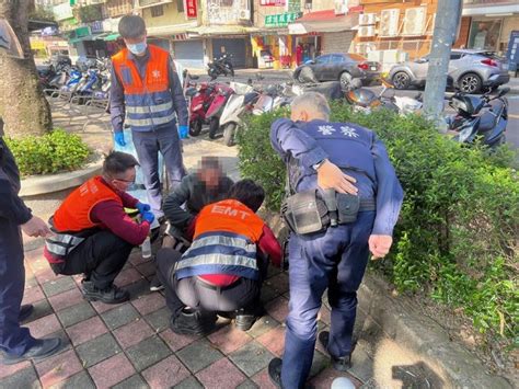 滿臉血倒臥公園 巡邏警忙止血助送醫7旬翁讚及時雨 匯流新聞網