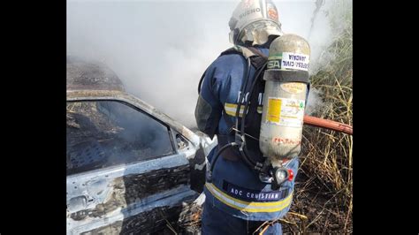 ACIDENTE Após colisão em Bom Sucesso Saveiro pegou fogo YouTube