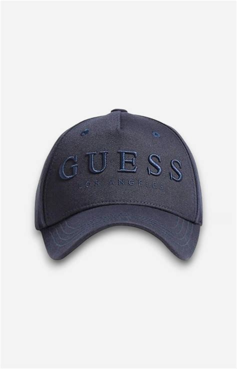 Бейсболка Guess - купить за 3 190 ₽ с доставкой по Москве и России ...
