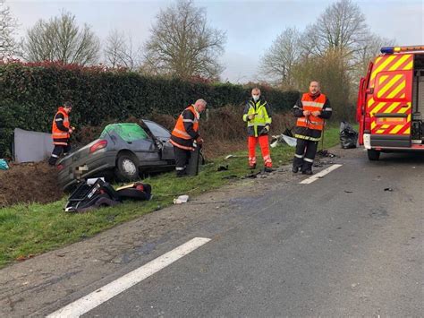 Sarthe Une Femme De Ans D C De Dans Un Accident De La Route Entre