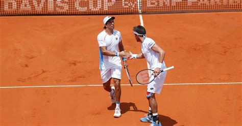 Del Blooper En El Tradicional Festejo De Berlocq A La Ternura De Mayer