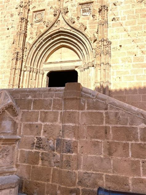 Nuevo Sillar Colocado En El Muro De La Escalera De La Iglesia De San